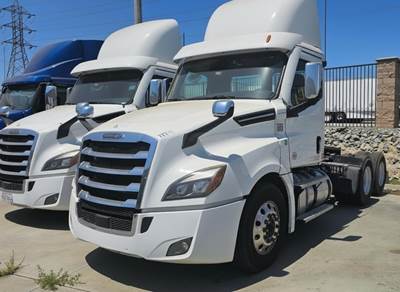 Freightliner Cascadia 126 Day Cab Truck - Detroit 470HP, 12 Speed Dt12 Automatic