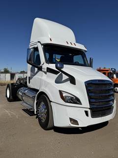 Freightliner Cascadia 126 Single Axle Day Cab Truck - Detroit 470HP, 12 Speed Dt12 Amt