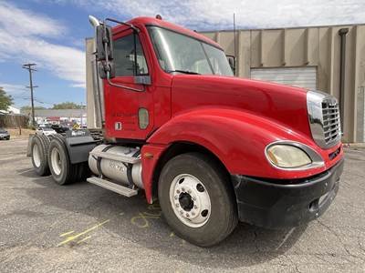Freightliner Columbia 112 Day Cab Truck - Detroit 485HP, 13 Speed Manual