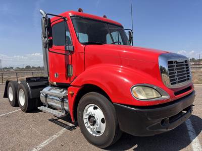 Freightliner Columbia 112 Day Cab Truck - Detroit, 13 Speed Manual