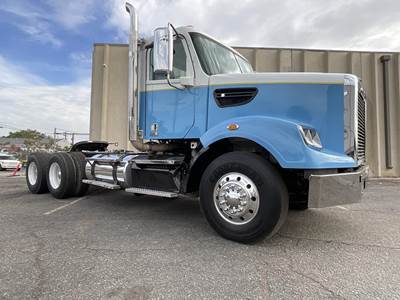 Freightliner Coronado 122 SD Day Cab Truck - Cummins 485HP, Amt