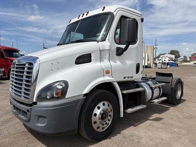 Freightliner M2 112 Single Axle Day Cab Truck - Detroit 410HP, 6 Speed Ultrashift Plus Amt