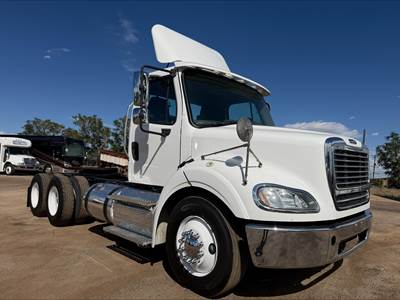 Freightliner M2 112 Day Cab Truck - Detroit 450HP, 6 Speed Allison Rds Automatic