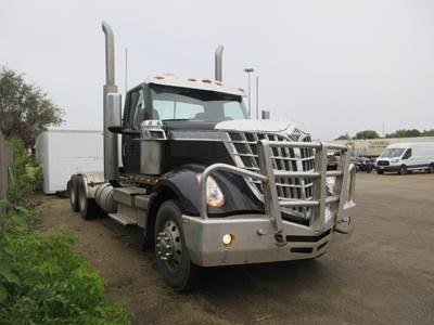 International LoneStar Day Cab Truck - Cummins 525HP, 13 Speed Manual
