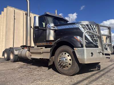 International LoneStar Day Cab Truck - Cummins 525HP, 13 Speed Manual
