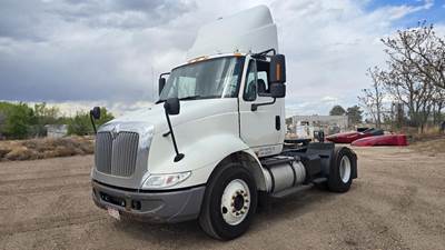 International TranStar 8600 Single Axle Day Cab Truck - Caterpillar 335HP, 10 Speed Manual