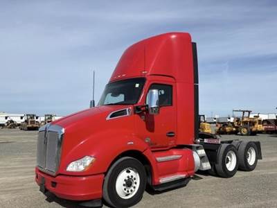 Kenworth T680 Day Cab Truck - Paccar 455HP, 12 Speed Amt