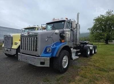 Kenworth T800 Tri Axle Day Cab Truck - Cummins 500HP, 18 Speed Manual