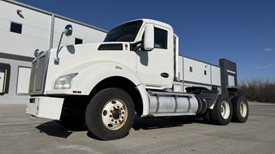 Kenworth T880 Day Cab Truck - Cummins 450HP, 10 Speed Automatic