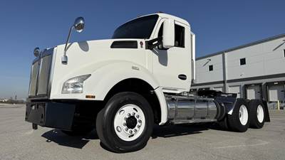 Kenworth T880 Day Cab Truck - Cummins 450HP, 10 Speed Automatic
