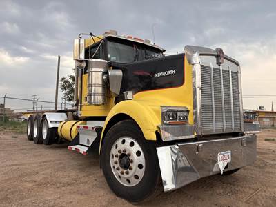 Kenworth W900 Tri Axle Day Cab Truck - Caterpillar 355HP, 13 Speed Manual