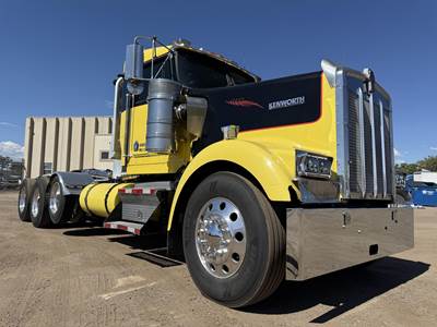 Kenworth W900 Tri Axle Day Cab Truck - Caterpillar 355HP, 13 Speed Manual