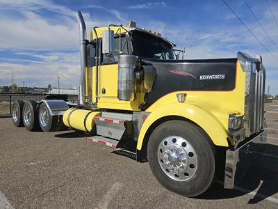 Kenworth W900 Tri Axle Day Cab Truck - Caterpillar 355HP, 13 Speed Manual