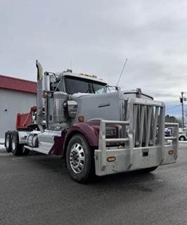 Kenworth W900B Day Cab Truck - Cummins 550HP, 18 Speed Manual