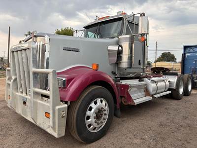 Kenworth W900B Day Cab Truck - Cummins 550HP, 18 Speed Manual