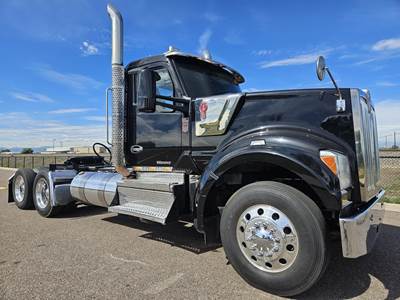 Kenworth W990 Day Cab Truck - Paccar 510HP, 10 Speed Manual