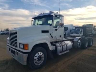 Mack Pinnacle CHU613 Tri Axle Day Cab Truck - MP8 435HP, 13 Speed Manual