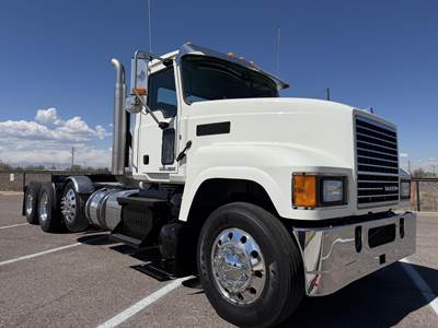Mack Pinnacle CHU613 Tri Axle Day Cab Truck - MP8 500HP, 13 Speed Manual