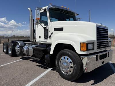 Mack Pinnacle CHU613 Tri Axle Day Cab Truck - MP8 500HP, 13 Speed Manual