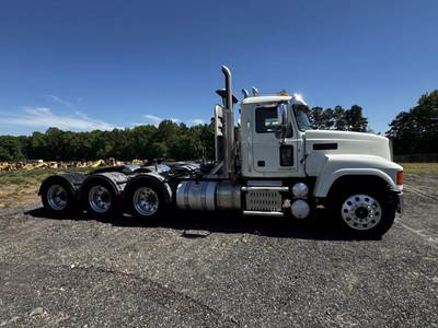 Mack Pinnacle CHU613 Tri Axle Day Cab Truck - MP8 505HP, 18 Speed Manual