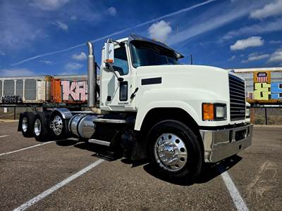 Mack Pinnacle CHU613 Tri Axle Day Cab Truck - MP8 500HP, 13 Speed Manual