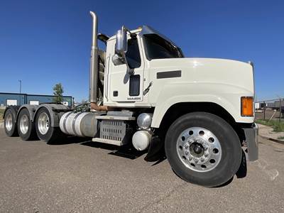 Mack Pinnacle CHU613 Tri Axle Day Cab Truck - MP8 505HP, 18 Speed Manual