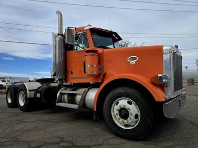 Peterbilt 378 Day Cab Truck - Caterpillar 450HP, 13 Speed Manual