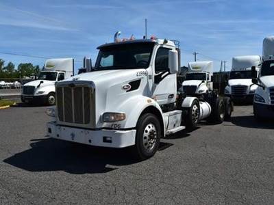Peterbilt 567 Tri Axle Day Cab Truck - Paccar 500HP, 18 Speed Manual
