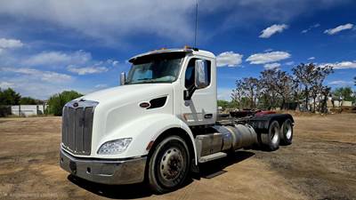 Peterbilt 579 Day Cab Truck - Paccar 455HP, 10 Speed Automatic