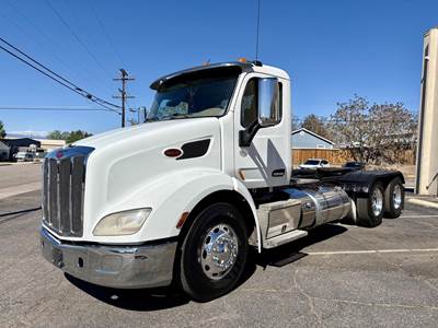Peterbilt 579 Day Cab Truck - Paccar 455HP, 10 Speed Automatic