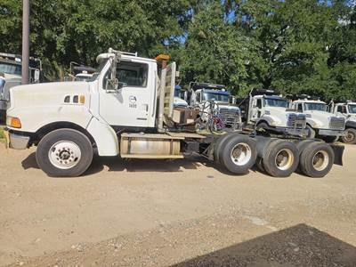 Sterling L9500 Tri Axle Day Cab Truck - Caterpillar 475HP, 10 Speed Autoshift Amt