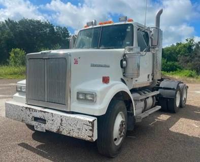 Western Star 4900 Day Cab Truck - Detroit 455HP, 10 Speed Manual