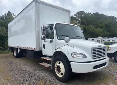Freightliner M2 106 26 ft Box Truck - 240HP, 6 Speed Allison Hs Automatic, Roll up Door, Liftgate