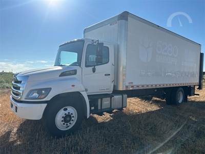 Hino 268A 24 ft Box Truck - 230HP, 6 Speed Automatic, Roll up Door, Liftgate