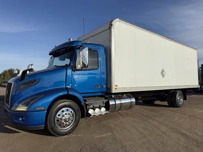 Volvo VNR42300 26 ft Box Truck - 355HP, 12 Speed I Shift Automatic, Roll up Door, Liftgate