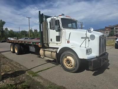 Kenworth T800 Tandem Axle Flatbed Truck - 10 Speed Manual