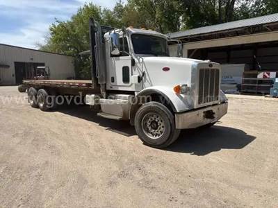 Peterbilt 365 24 ft Flatbed Truck - 425HP, 10 Speed Manual