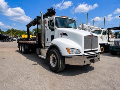 Kenworth T400 Tandem Axle Hooklift Truck - Paccar, 370HP, 6 Speed Allison Rds Automatic