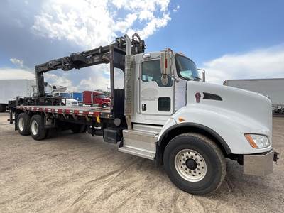 Kenworth T400 Tandem Axle Hooklift Truck - Paccar, 370HP, 6 Speed Allison Rds Automatic