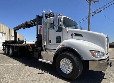 Kenworth T400 Tandem Axle Hooklift Truck - Paccar, 370HP, 6 Speed Allison Rds Automatic