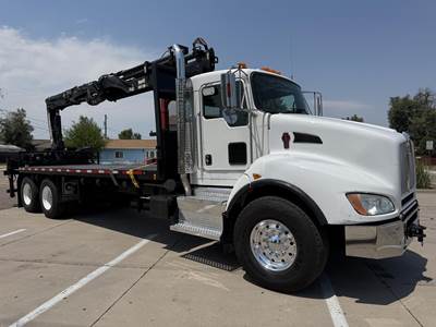 Kenworth T440 Tandem Axle Hooklift Truck - Paccar, 370HP, 6 Speed Allison Rds Automatic