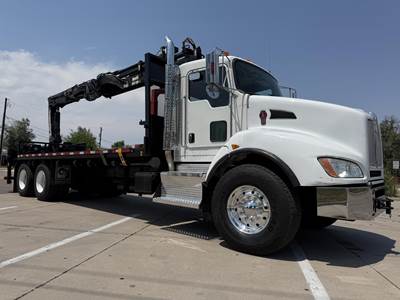 Kenworth T440 Tandem Axle Hooklift Truck - Paccar, 370HP, 6 Speed Allison Rds Automatic