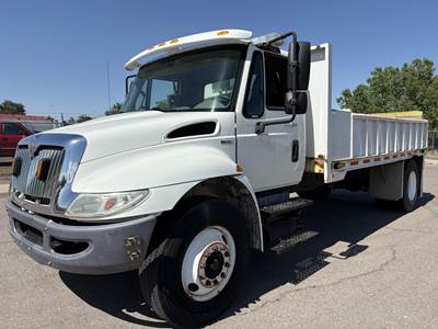 International DuraStar 4300 Mechanic / Service Truck - Automatic