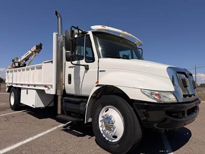 International DuraStar 4300 Mechanic / Service Truck - Automatic