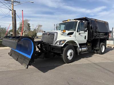 International WorkStar 7400 Plow / Spreader Truck - Automatic