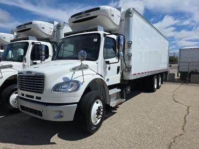 Freightliner M2 106 26 ft Refrigerated Truck - Automatic, Thermo King, Liftgate
