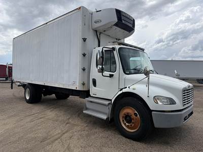 Freightliner M2 106 Refrigerated Truck - Carrier