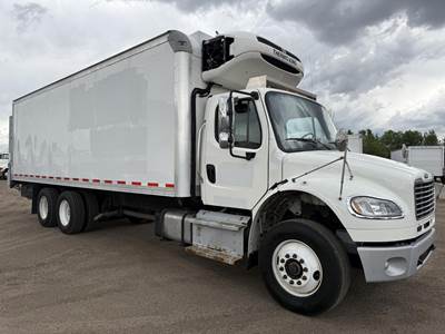 Freightliner M2 106 26 ft Refrigerated Truck - Automatic, Thermo King, Liftgate