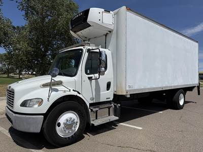 Freightliner M2 106 Refrigerated Truck - Carrier
