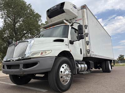 International MV 26 ft Refrigerated Truck - 240HP, 6 Speed Allison Hs Automatic, Carrier, Liftgate